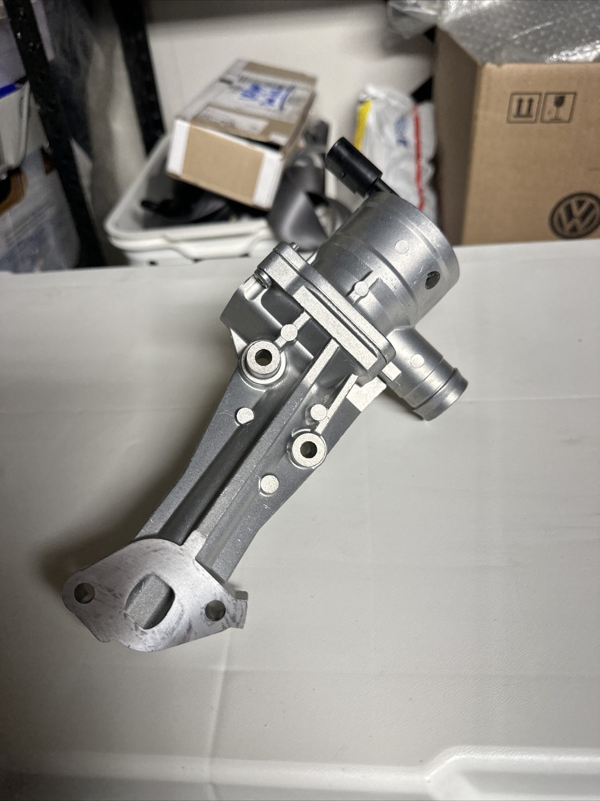 Air Pump NonReturn Valve O.E.M. 07K131351 C for Volkswagen Brand New