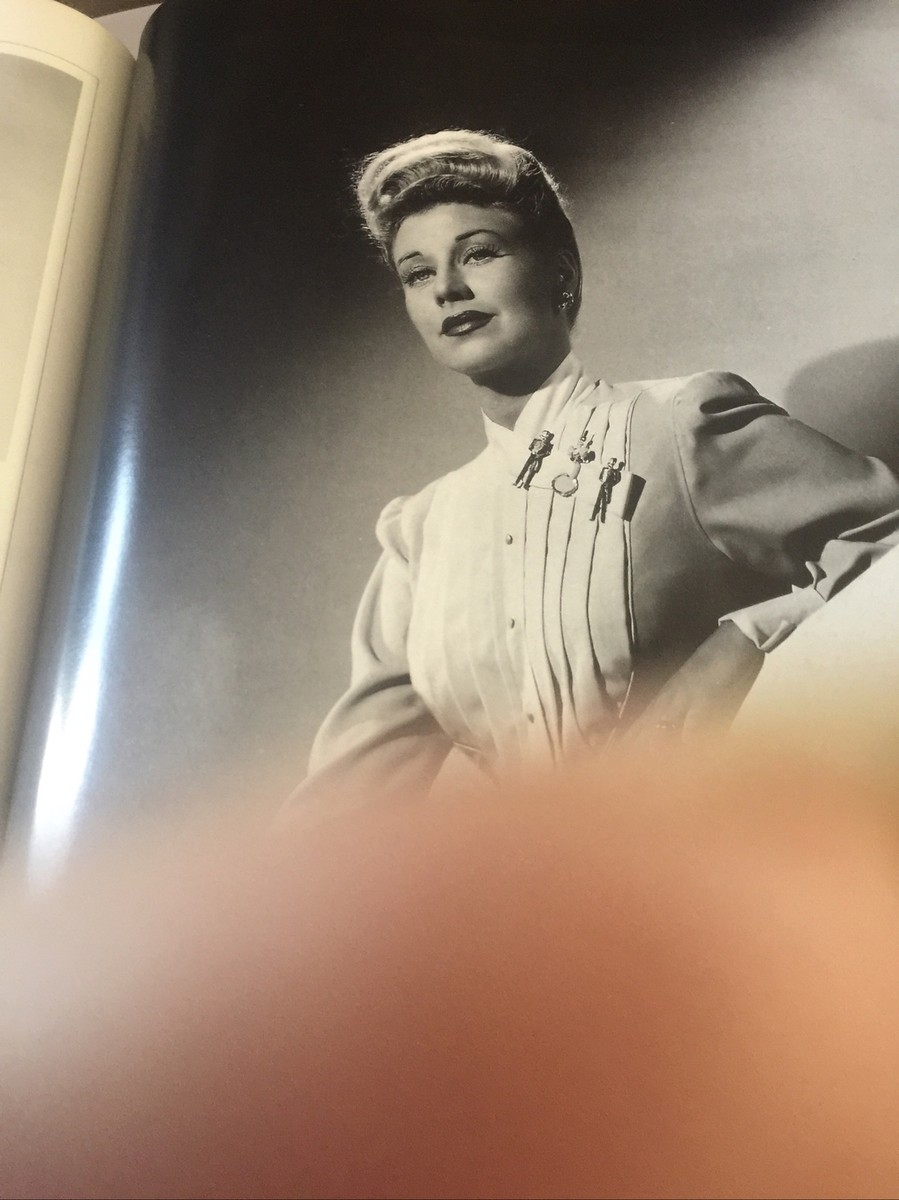 洋書 HOLLYWOOD GODDESS/MICHAEL MOELLERING Hollywood Goddesses by Michael Moellering (Hardcover