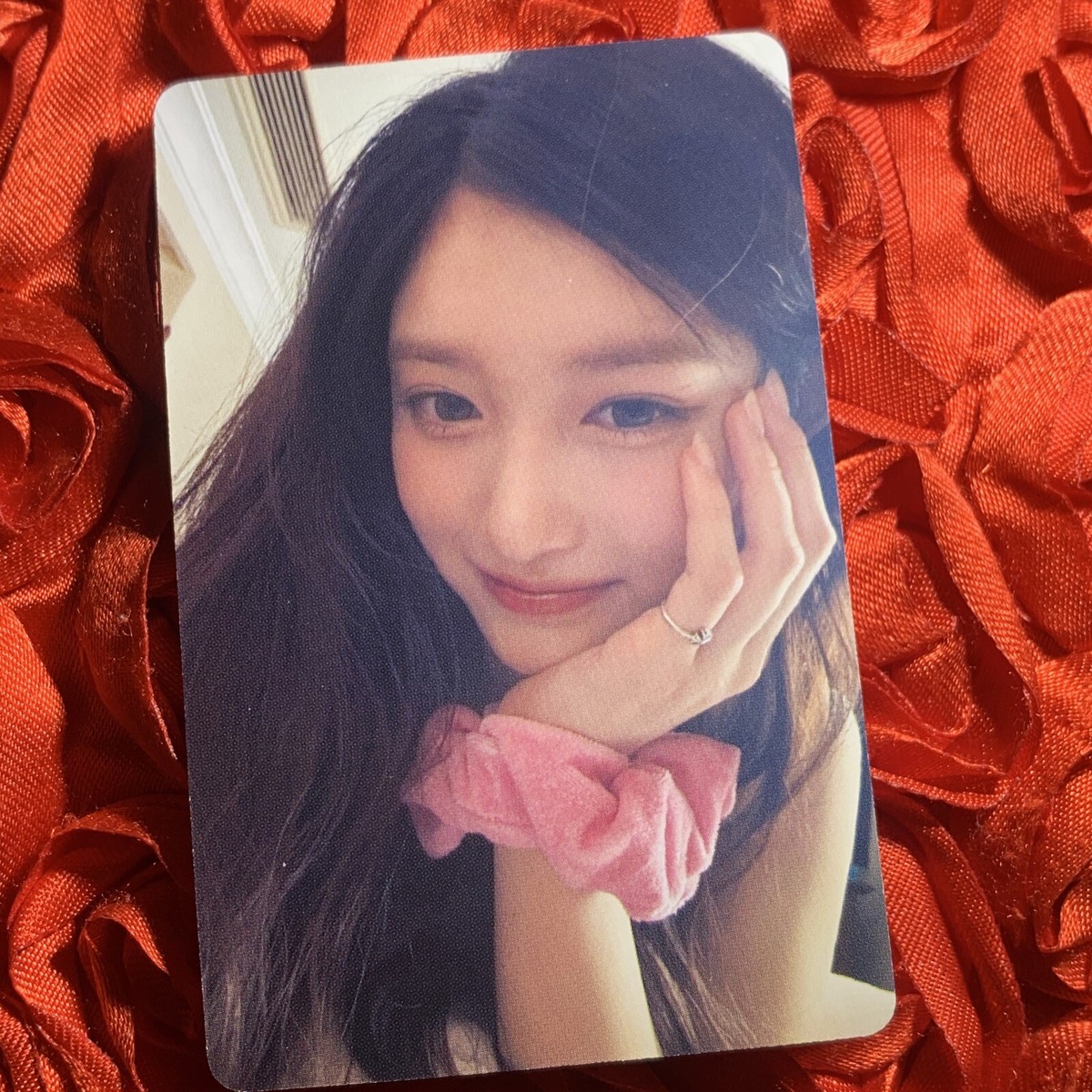 Leeseo IVE Kawaii Toy Edition Kpop Girl Photo Card Pink Scrunchie