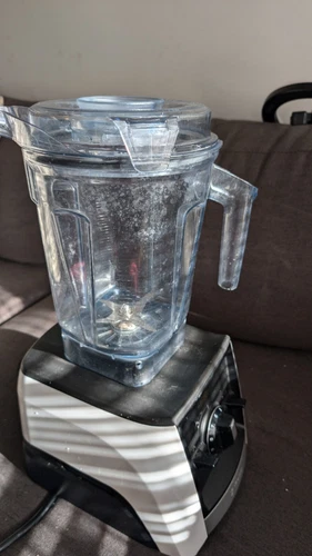 Vitamix A2300 Ascent Series Smart Blender Professional-Grade 64oz - White