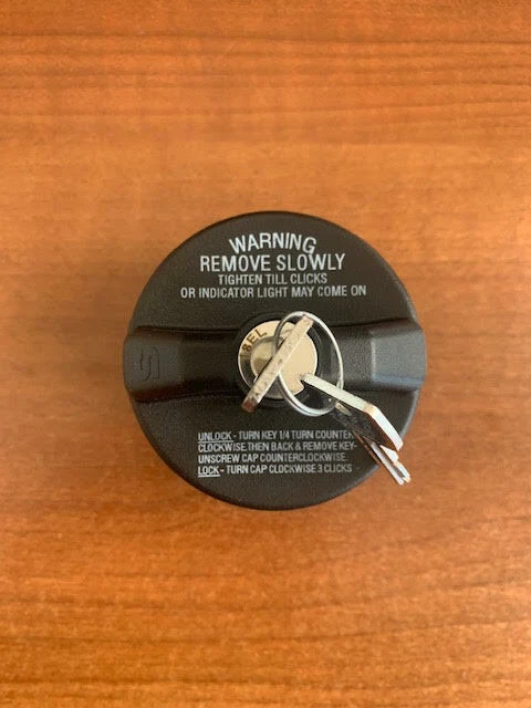  Tapa de combustible Stant tapa de gas tapa de bloqueo con llave nueva en caja 10505 Foto 3 de 4