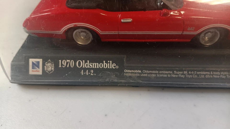 New Ray 1/43 City Cruiser Oldsmobile 442  American Classic Car Diecast - Image 3 of 4