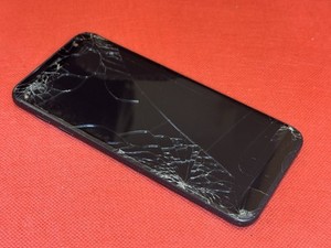 Samsung Galaxy J6 J600F Handy defekt nur zur Reparatur. Beschädigung