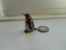 PENGUIN -POTTERY- BEAUTIFUL UNUSUAL MINIATURE KING OR EMPEROR PENGUIN