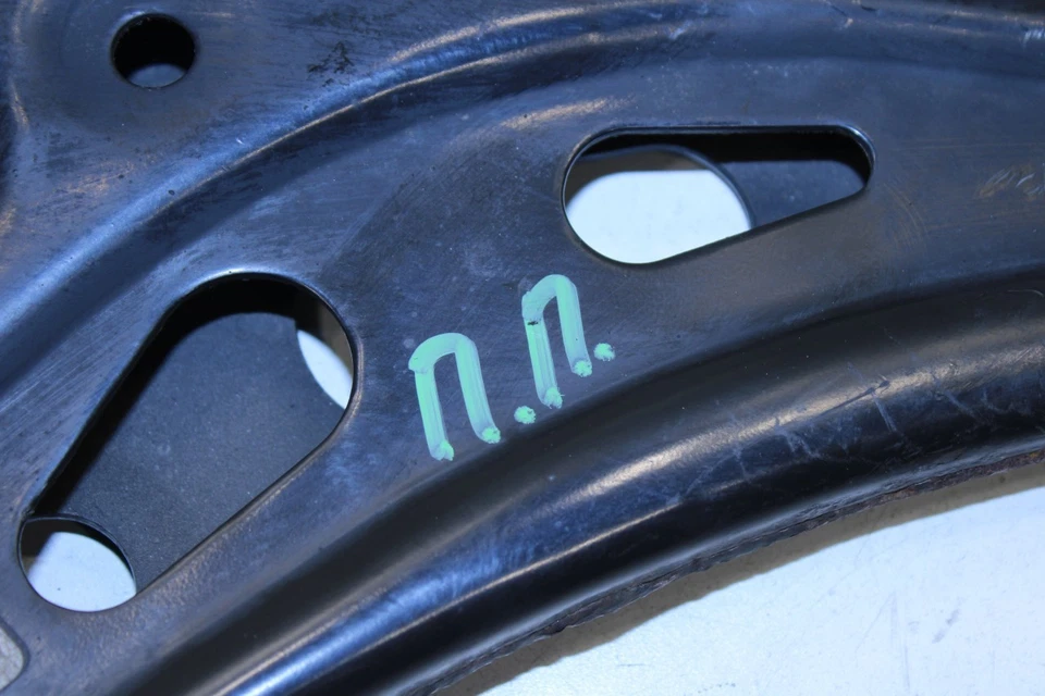 Brazo de control inferior delantero derecho lado pasajero Chevrolet Blazer 2LT 19-24 84892166 Foto 3 de 4