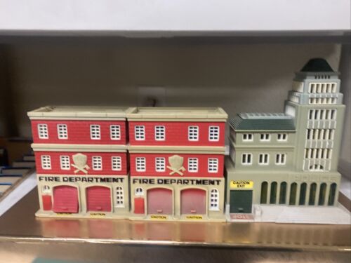 Vintage Lewis Galoob Micro Machines City Scenes Fire / Police Station Lot - Picture 1 of 5