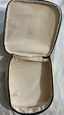CHANEL Les Beiges Cosmetic Makeup Bag Case Storage Bag Travel