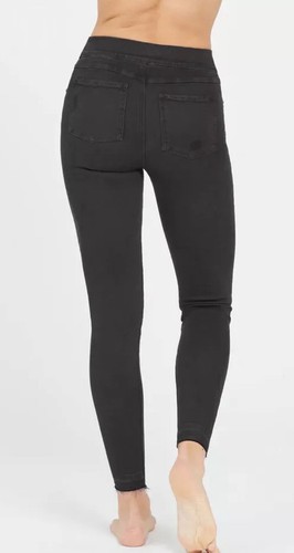 NWT SPANX Distressed Skinny Jeans in Vintage Black Women's Size Small/Petite - Picture 2 of 13