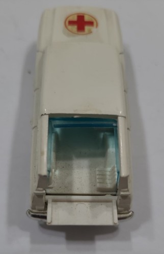 Husky No 30 Studebaker Wagonaire Ambulance - really nice condition - Picture 3 of 8