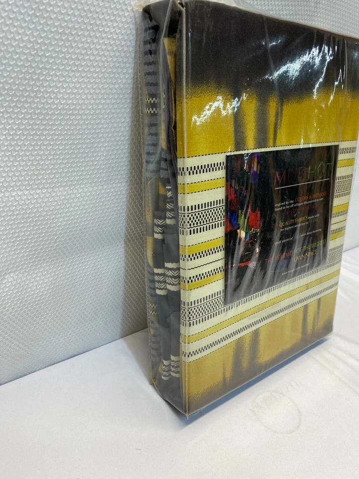 Juego de edredón y farsa Mudhut Nakshi amarillo Queen Foto 2 de 3