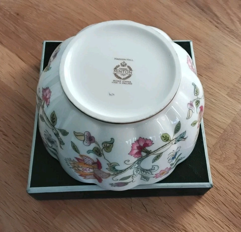 Vintage Minton Bone China Made In England Haddon  Hall Small Bowl 4.5" Diameter  - Image 3 of 4