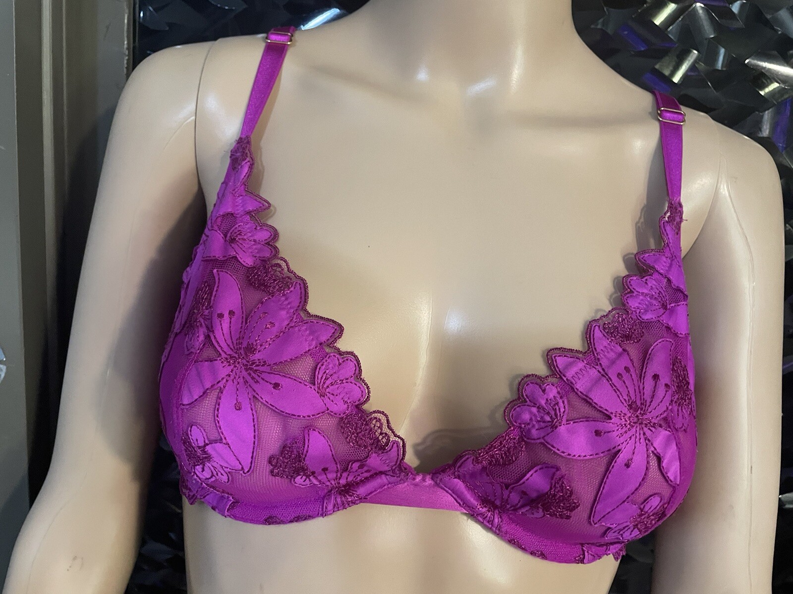 VICTORIAS SECRET LUXE UNLINED FLORAL EMBROIDERED LOW … Gem