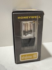 Vintage Honeywell Strobonar 100 Camera Flash New Old Stock NOS w/ Box