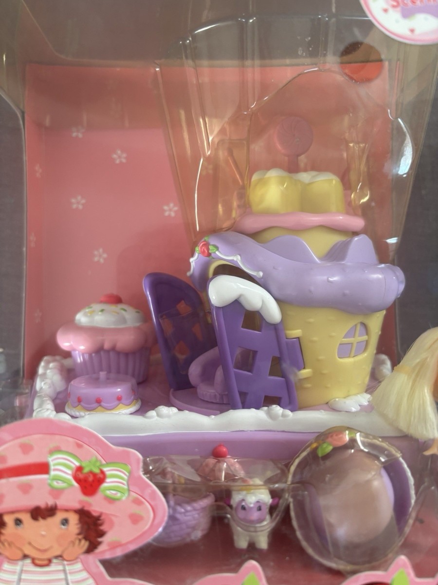 New BanDai 2002 Strawberry Shortcake Berry Cute Houses Cakewalk W