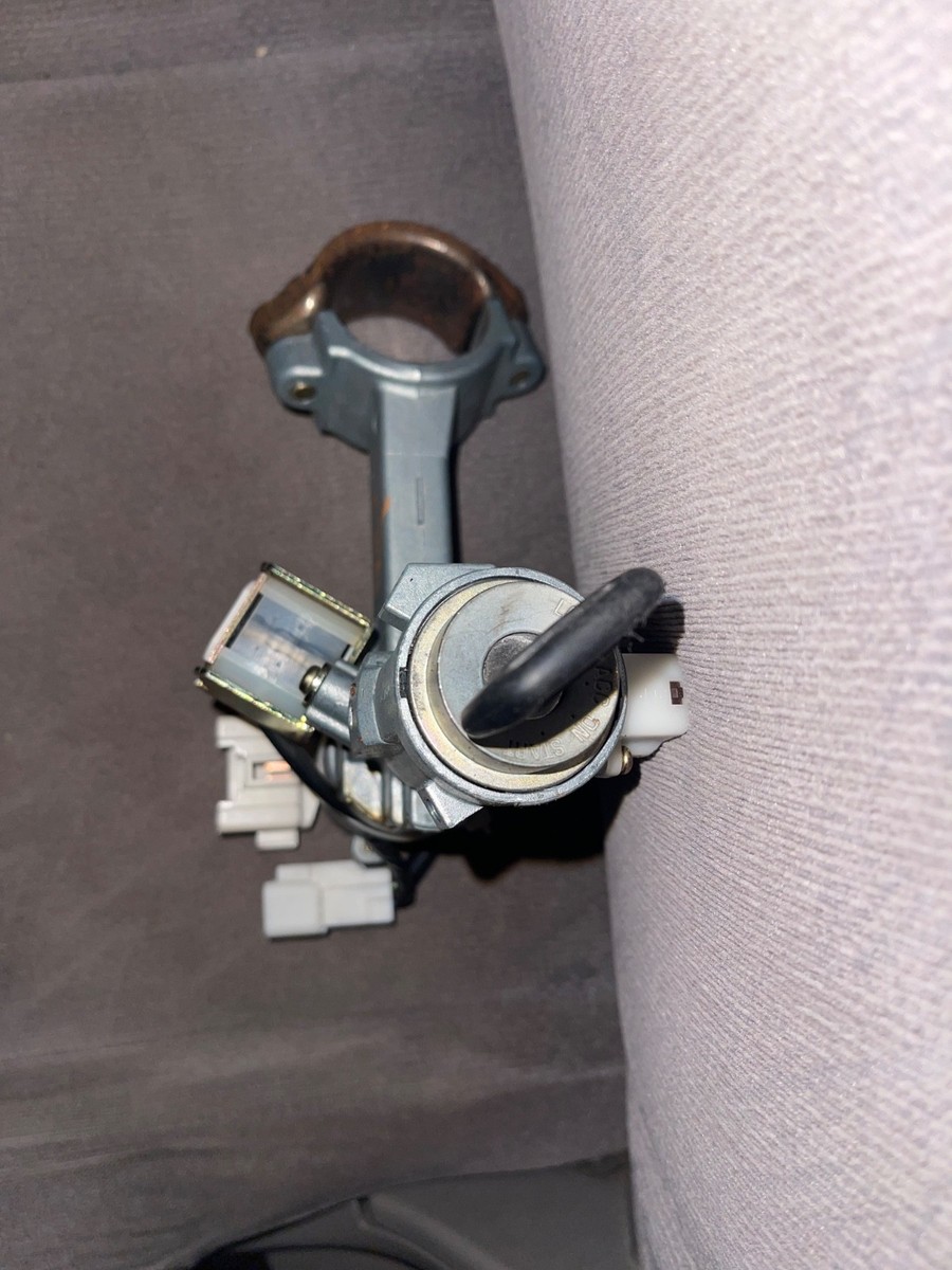 95 to 04 Toyota Tacoma 96-02 4Runner Ignition Switch W 2 Key 45020