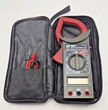 Cen-Tech Digital Clamp Meter Tester #95683 W/ Test Leads, And Case.
