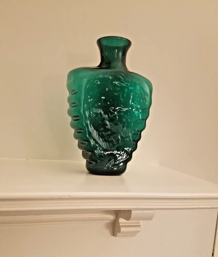 Blenko Hank Adams Art Glass, Emerald Green Cog Shield Vase 9109, HTF, Stunning!