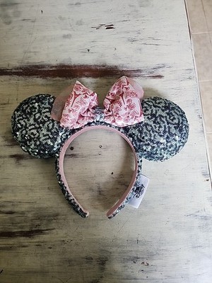 Disney Parks Epcot Paris France Eiffel Tower Minnie Mouse  display picture 3