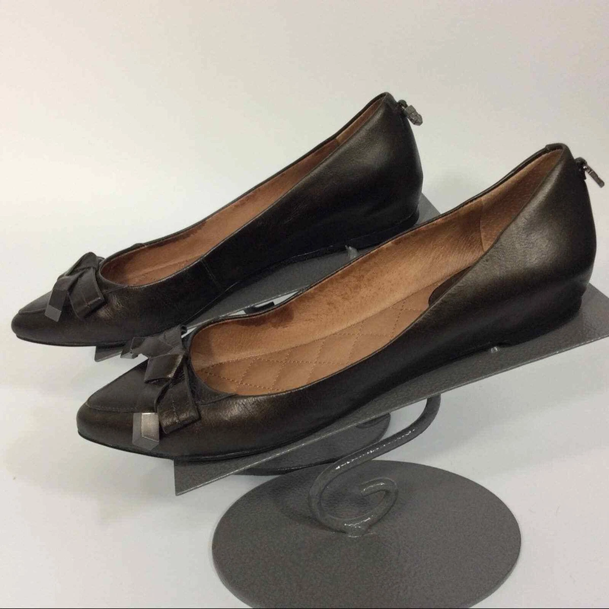 Vince Camuto Women s 7.5M Brown Flats Pointy Toe eBay