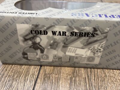 BC307 Replicars / Ixo - Cold War Series CWS04 - Peugeot 203 Sdece 1/43 - NEUF