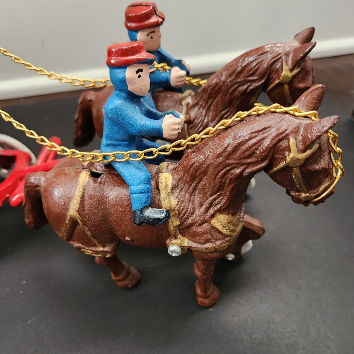 VINTAGE CAST IRON OVERLAND CIRCUS WAGON 3 MEN 2 HORSES