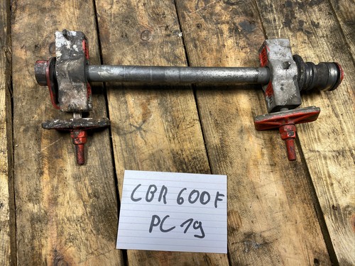 Honda CBR 600 F PC19 Steckachse Hinten Kettenspanner Hinterradachse