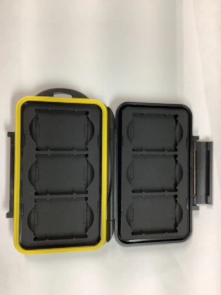 12 Slots Water-Resistant SD Memory Card Case Storage Holder - Image 2 of 2