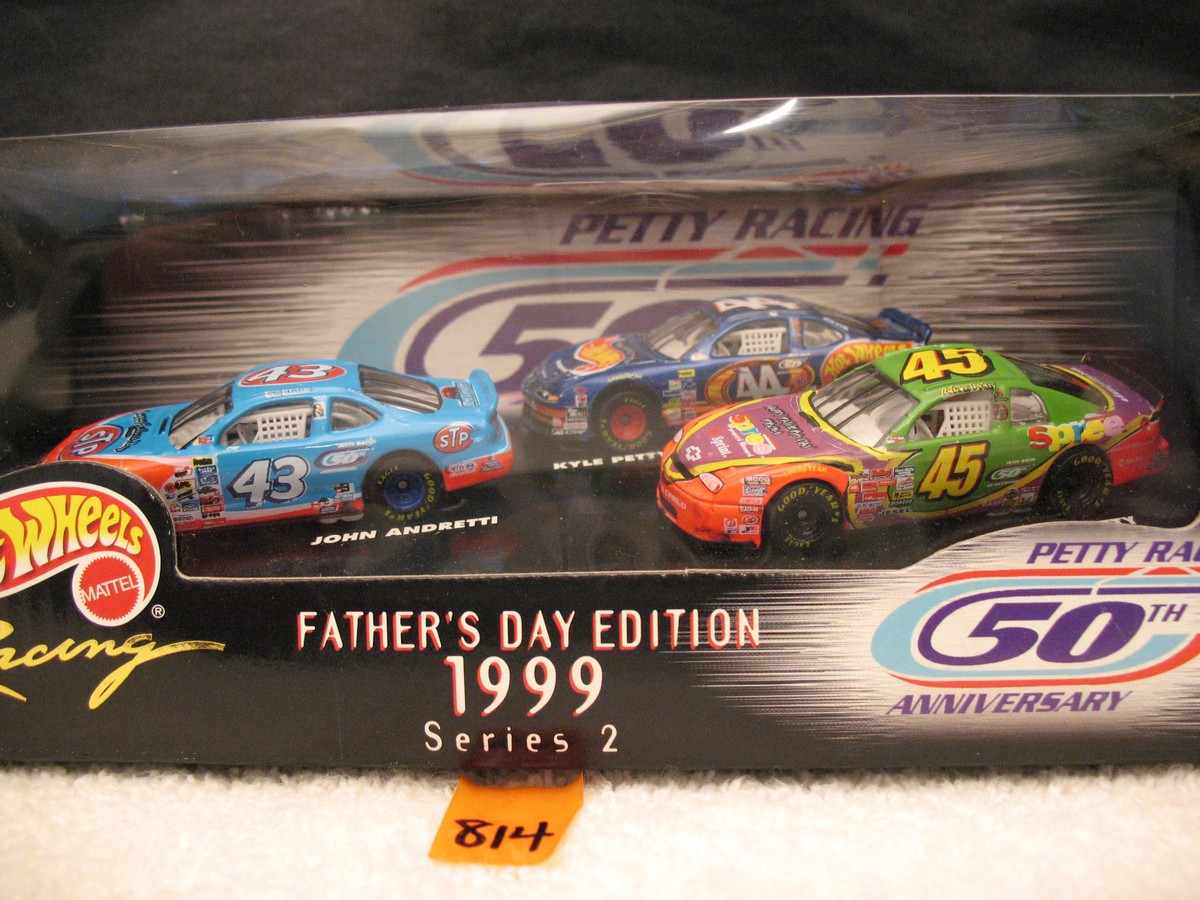 ホットウィール ナスカー PETTY RACING ファーザーズデイエディション Hot Wheels Pro Racing Nascar Father's Day Edition Petty