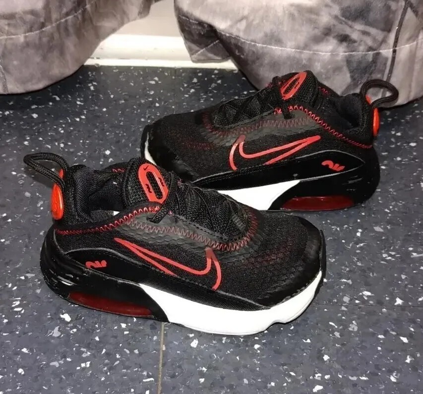Nike Air Max 270 Black Red Sneakers Trainers Unisex Size 6.5 Active Walking Park