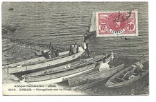 SENEGAL  DAKAR  PIROGUIERS SUR LA PLAGE