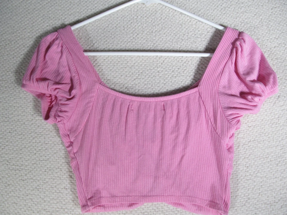 Top corto Madden NYC rosa manga abullonada recortes de corazón lazos acanalados talla Y2K pequeña Foto 2 de 4