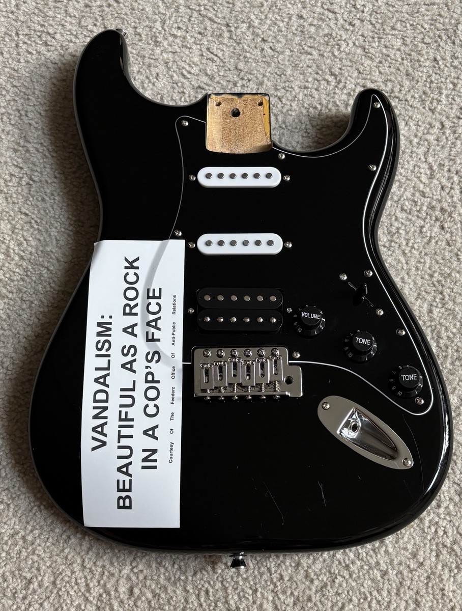 Fender Japan Kurt Cobain Vandalism Stratocaster カート コバーン
