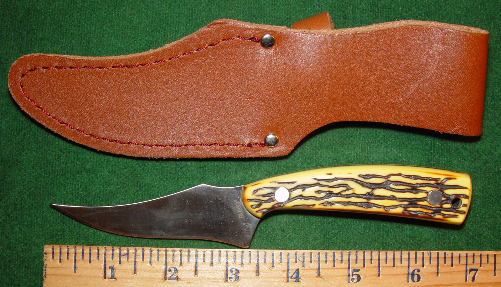 RUKO "Sharp Finger" Faux Antler Hilt 7" Hunting and Skinning Knife with Sheath