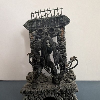 Rob Zombie Horror Figure/Statue w/ Stone Arch Display Stand/Base, Gray Plastic