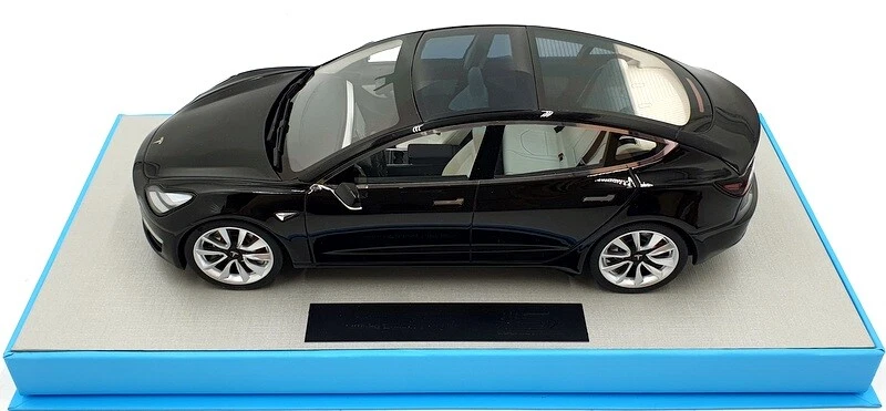 LS Collectibles 1/18 Scale Resin LS074D - Tesla Model 3 - Black - Image 3 of 4