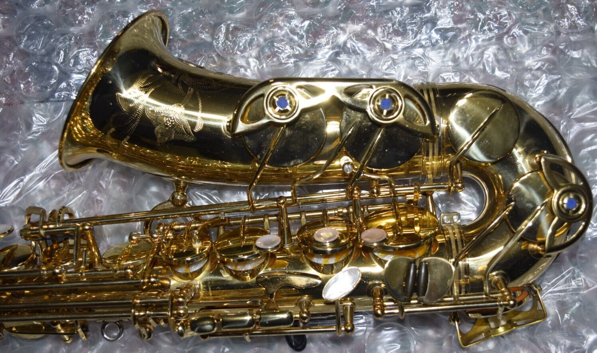 Yanagisawa-990-A990-Gold Lacquered-Alto Saxophone-Saxophone Case