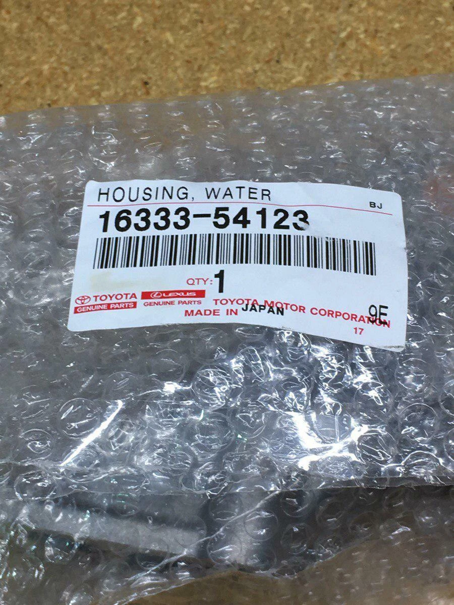 16333-54123 Toyota Housing, water outlet 1633354123, New Genuine 