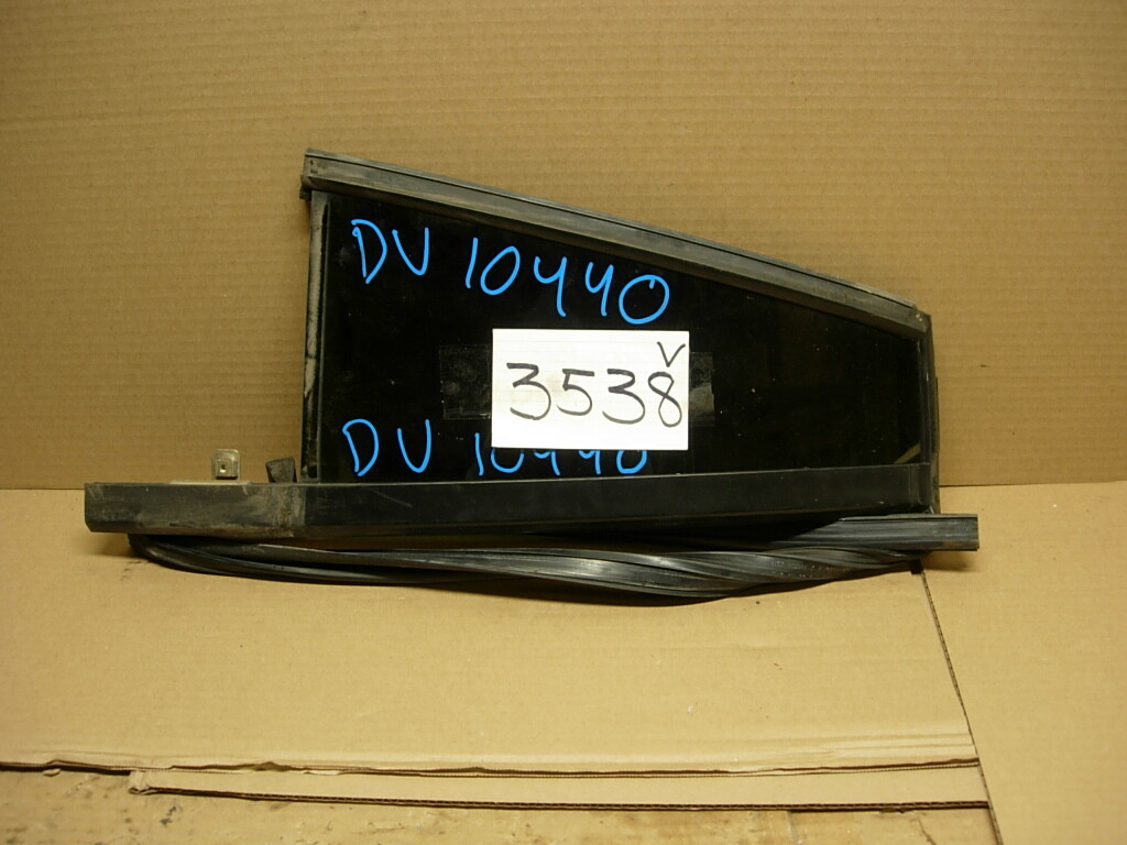 04 05 06 07 08 Pacifica REAR PASSENGER Vent glass Small Rear Window #3538-V