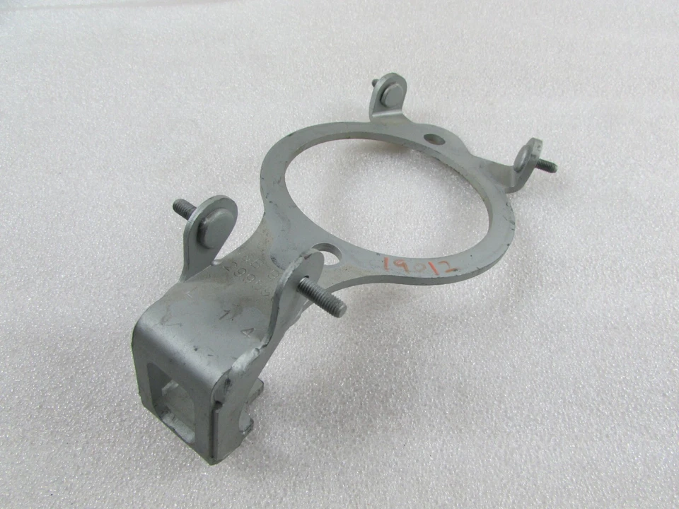 Ferrari California, Soporte de montaje de transmisión, usado, P/N 299596 Foto 2 de 4