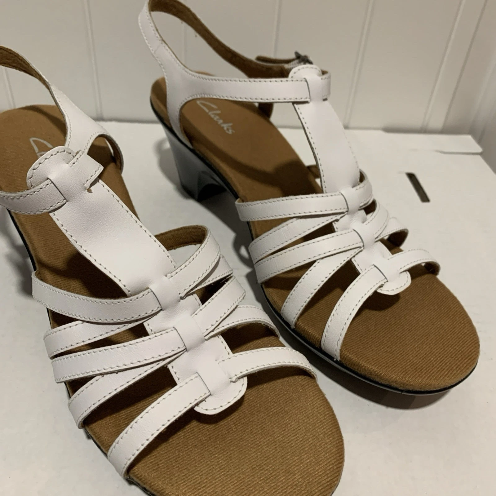 clarks sandali bianchi in pelle con cinturino taglia 11M