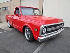 1970 Chevrolet C-10 "396 BIG BLOCK" Sounds and looks great!