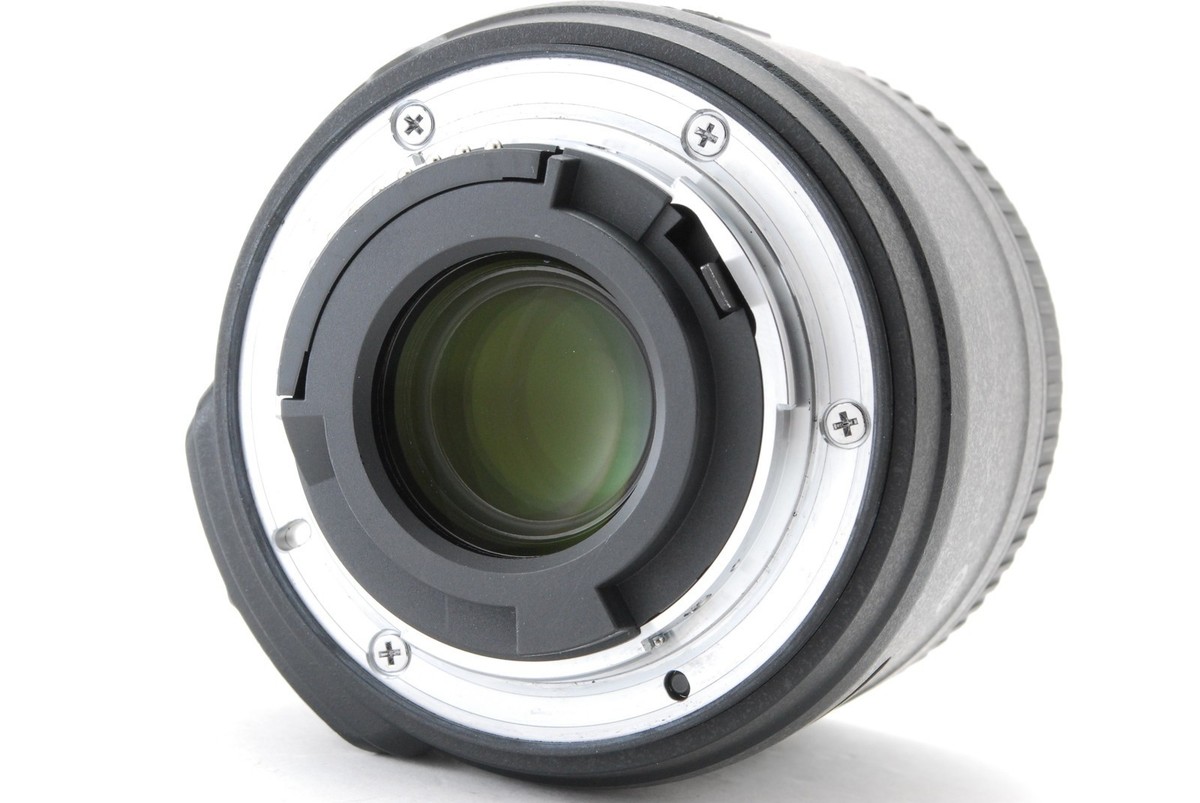 Nikon AF-S DX Micro Nikkor 40mm f/2.8 G Macro Lens Mint Condition