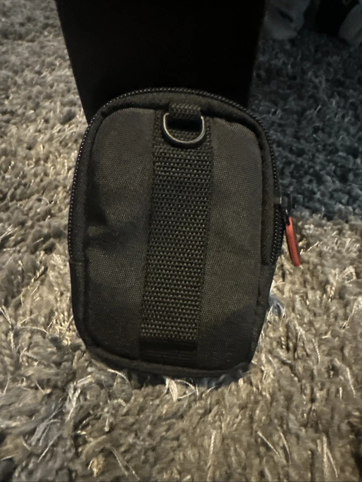 Case Logic DCB302 Black Camera Case Small Travel Bag Strap Two Zip Pockets NEW - Image 3 of 4