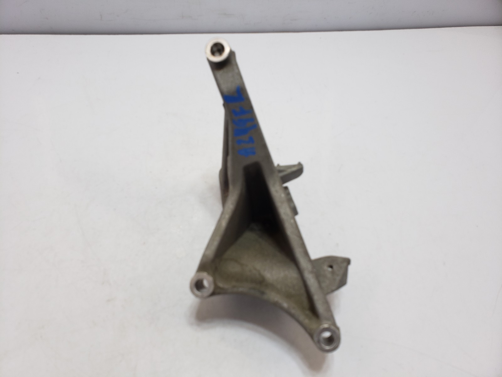 ✅ 13-17 OEM Bentley Continental GT 4.0L V8 Right Passenger Engine Mount Bracket