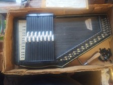 Oscar Schmidt Autoharp USED Needs Felt Pads Repaired. No Cracks In Great Cond.