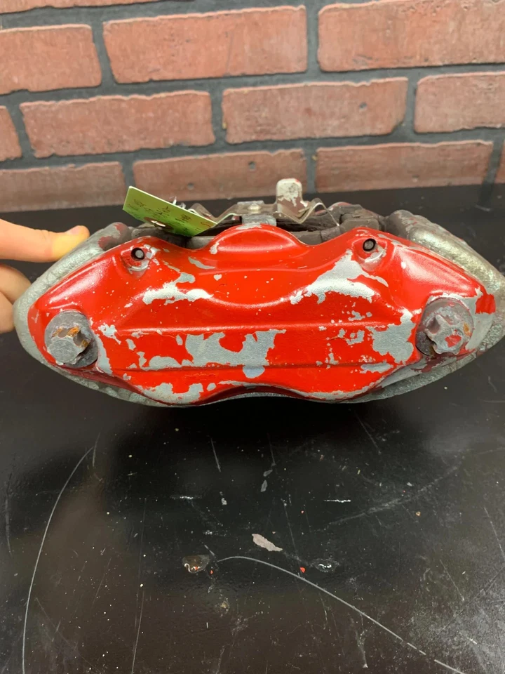 OEM USED JEEP GRAND CHEROKEE SRT 8 FRONT PASSENGER RH SIDE BREMBO BRAKE CALIPER - Image 2 of 4