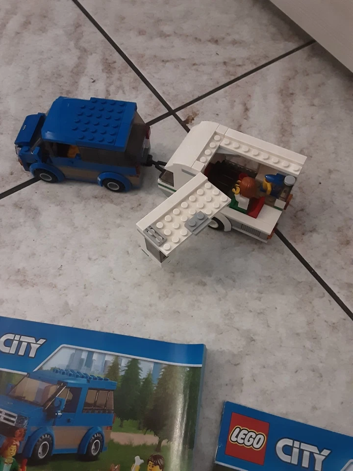 LEGO City 60117 Van & Caravan, foto 3 di 5