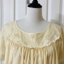 Vintage Sears Nightgown Robe 40-42 Embroidered Lacey Lightweight Nightwear