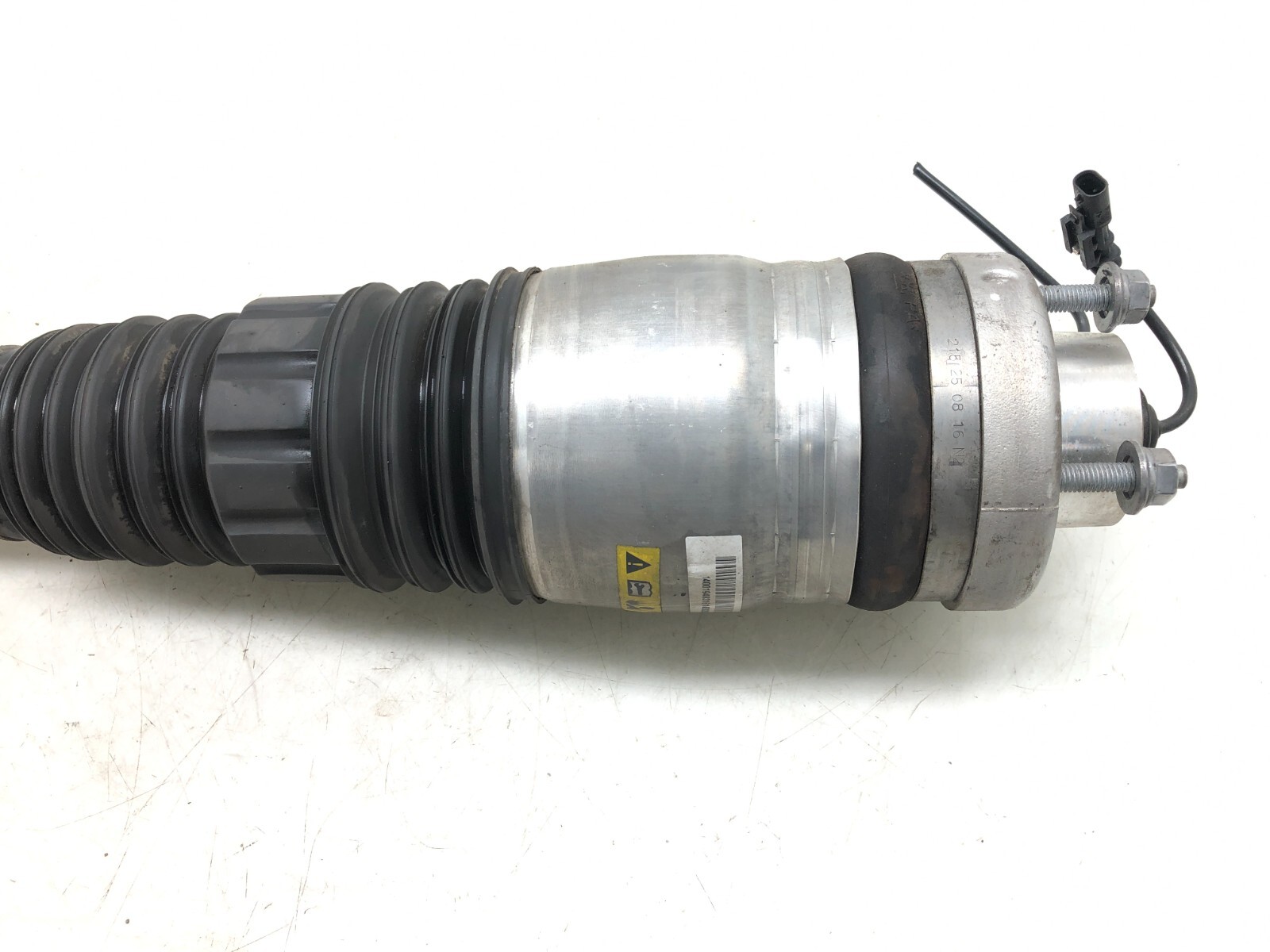 2017-2022 MASERATI LEVANTE S AWD RIGHT PASS FRONT AIR SHOCK STRUT ABSORBER OEM.