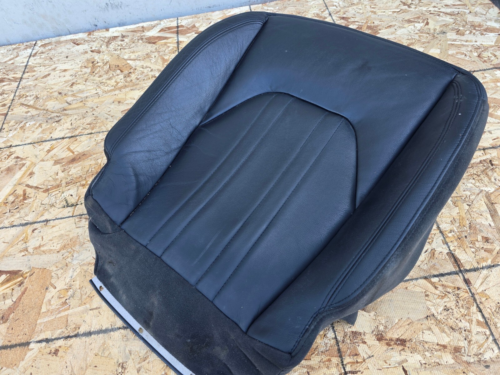 FRONT RIGHT BOTTOM SEAT LEATHER CUSHION COVER OEM 40K 14-19 MASERATI GHIBLI S